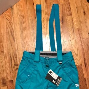 Brand new snowboarding/skiing pants!